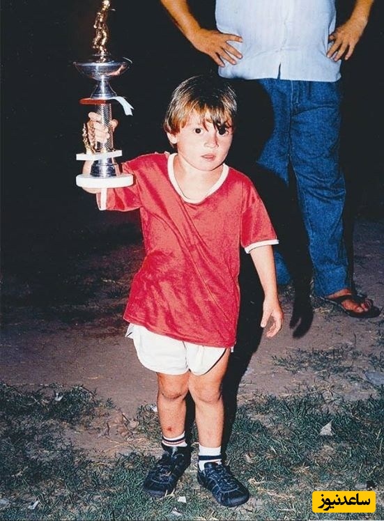 (ویدیو) داستان زندگی لیونل مسی از کودکی تا روی تا قهرمان فوتبال جهان شد/ این فیلم نشون داد پشت هر مرد موفقی قطعاً یک زن فداکار وجود داره👌