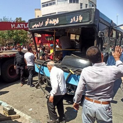 اتوبوس شرکت واحد تبریز 3 خودرو را در هم کوبید / پراید له شد + فیلم و عکس های حادثه