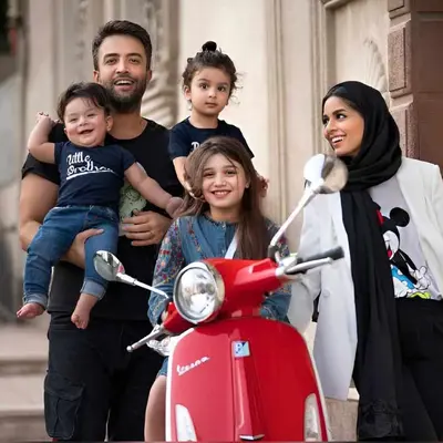 بنیامین بهادری برای چهارمین بار پدر شد! / رونمایی خواننده معروف از چهره بامزه فرزند جدیدش + فیلم