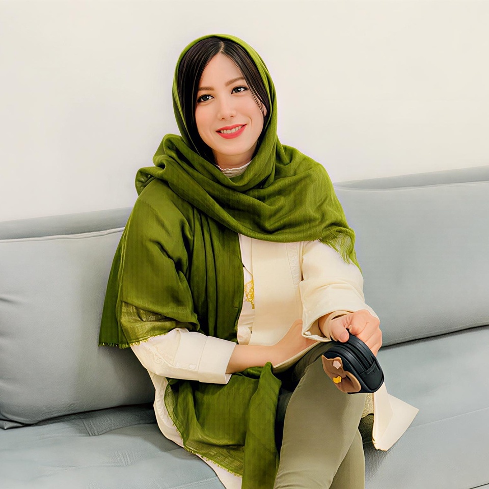 (ویدیو) غم‌انگیزترین شعر مولانا با صدای احساسی باران نیکراه: گر جان به جز تو خواهد از خویش برکنیمش/ ور چرخ سرکش آید بر همدگر زنیمش...