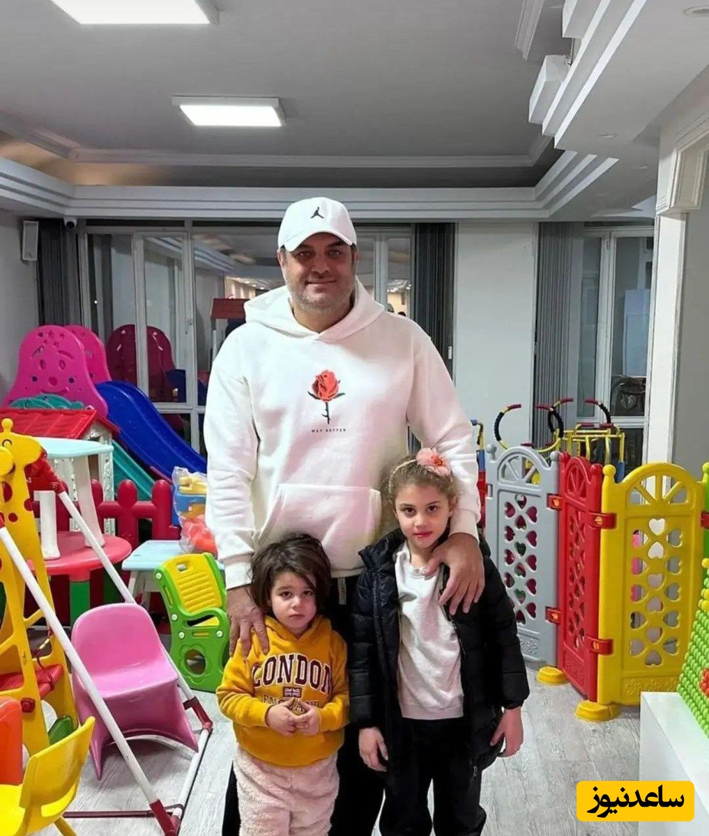تصویر لورفته از سام درخشانی با دخترش برکه و پسرش برسام در استخر!