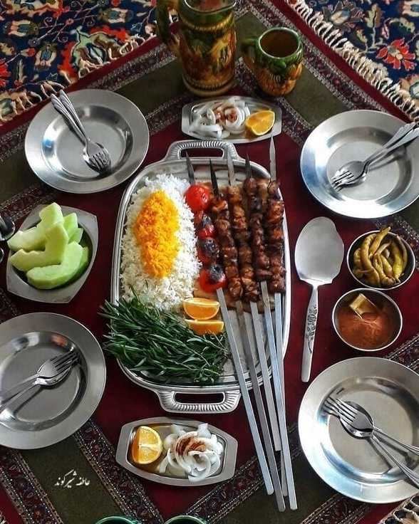 منوی لاکچری یک مدرسه غیرانتفاعی در تهران؛ وقتی توزیع غذا هم در مدارس طبقاتی می‌شود! / این منو تو رستوران محله ما هم قفله!😂😂