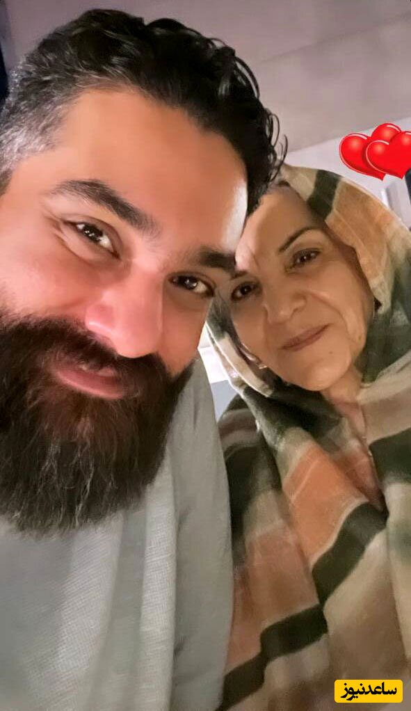 خوانندگی احساسی و فوق العاده دلنشین علی زندوکیلی در بهترین لوکیشن دنیا یعنی آغوش مادرش+ویدیو