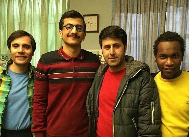 (ویدیو) کل خوابگاه روی رازدار بودن "هومن حاجی عبداللهی حساب می‌کنن! / خوابگاه دانشجویی؛ جایی که دیوارها گوش دارن و رازها تاریخ انقضا!😂