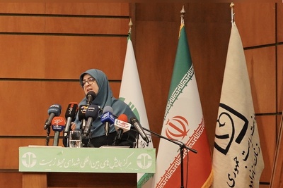 (ویدیو) خانوم سخنگو در وصف کرامات زنان سخن گفت/ بایستی به زنان اجازه دهیم شبکه سازی کنند و تیم های مدیریتی خود را تقویت کنند/ نمی‌شود که نقش زن را فقط به زاینده محدود کرد بلکه...