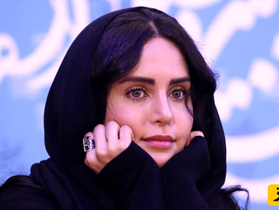 نگاهی به عکس خاص و کمیاب از الناز شاکردوست در کنار ساحل!/ مدیتیشن نزدیک غروب و با پای برهنه حال و هوای دیگه ای داره