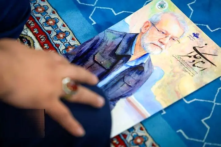سنگ مزار فوق‌العاده ساده و بدون تجملات شهید لاریجانی و پسرش نصب شد +عکس