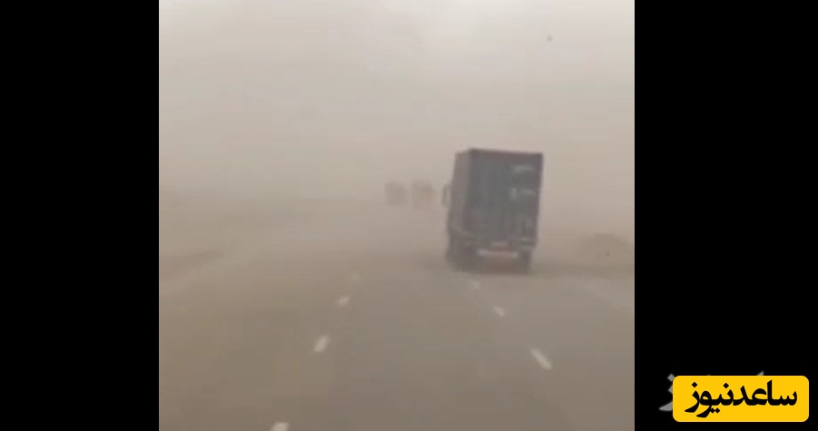 (فیلم) لحظه وحشتناک تصادف چند خودرو به دلیل کاهش دید در اثر گرد و خاک (حاوی صحنه های دلخراش)