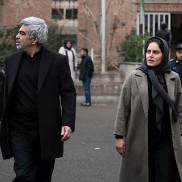 عکس دو نفره دهه شصتی سروش صحت و الناز شاکردوست در پشت صحنه فیلم جنجالی بی بدن/ فیگور واقعی پدر و مادر ایرانی