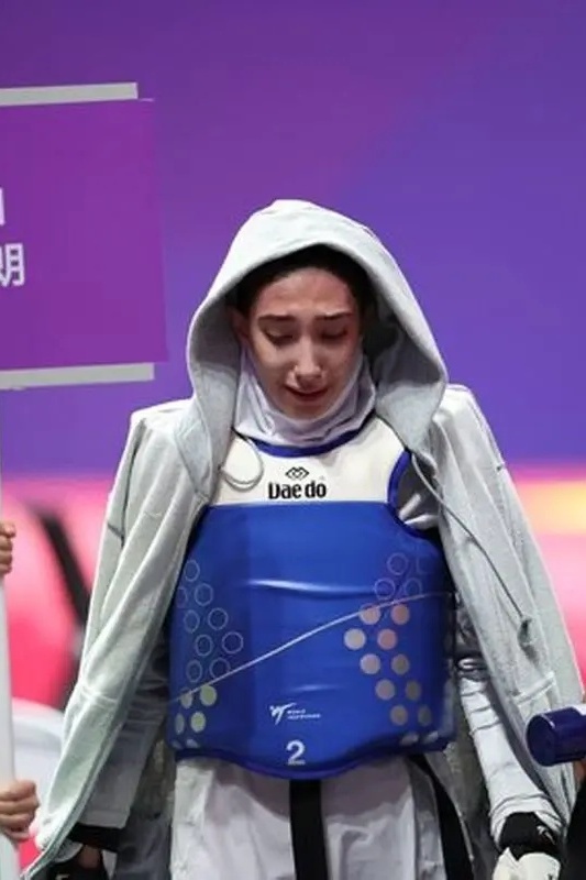 مبینا نعمت زاده