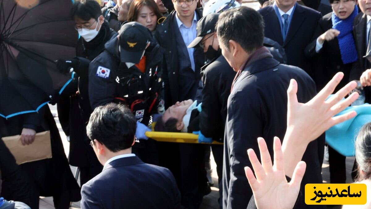 (فیلم) لحظه وحشتناک فرو کردن چاقو به گلوی رهبر مخالفان کره‌جنوبی