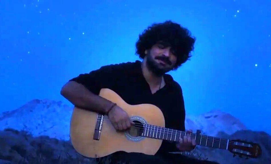غوغای صدای بهشتی عرفان طهماسبی با اجرای زنده آهنگ جدید ماه مو در کوهستان+فیلم