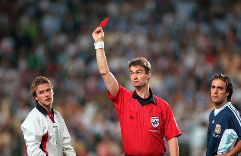 اخراج دیوید بکام در جام جهانی 1998