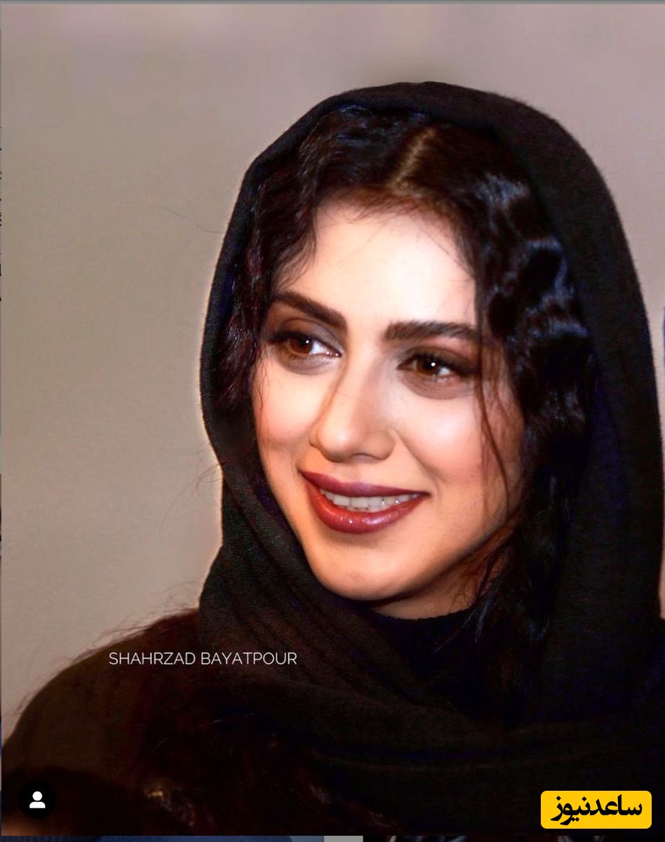 وقتی مونا فرجاد داره غیبت خواهرشو میکنه ولی گیر میوفته😂😂😂