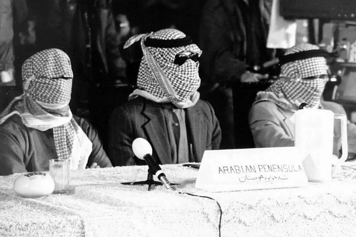 چرا کشورهای میزبان ارتش آمریکا جرأت محکوم کردن حملات به ایران را ندارند؟+فیلم