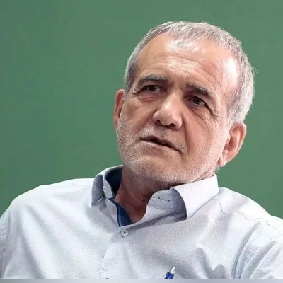 ویدیویی جالب از خرید رئیس‌جمهور با نوه‌هایش؛ پزشکیان: «دنت می‌خوای یا عسل؟»