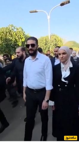 قدم زدن عاشقانه و دست در دست همِ جولانی و همسرش در پارکی در سوریه به سبک عروس و دامادها؛ کِل کشیدن زنان با دیدن این صحنه! + ویدیو