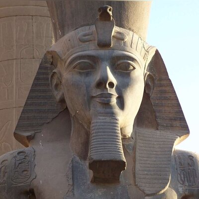 (عکس) شباهت عجیب صخره اى در مریخ با تندیس رامسس دوم، فرعون مصر / شایعه ارتباط بین مریخ و مصریان باستان قوت گرفت!