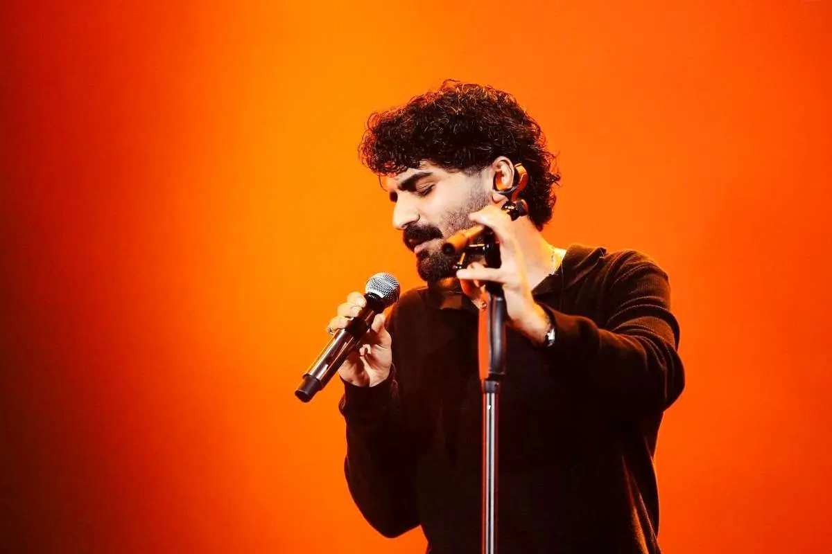 شلیک کلمات به قلب عاشق با آهنگ "وای اگر" و با صدای عرفان طهماسبی؛ شاهکاری که اشک عاشق‌ها را درآورد!+دانلود آهنگ