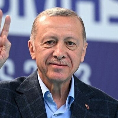 آوازخوانی سرمست اردوغان در جشن پیروزی خود +ویدئو