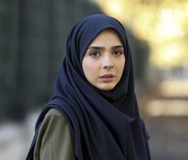 (سکانس برتر) "المیرا دهقانی" و چالش‌های طاقت‌فرسای رشته پزشکی / این حجم از اطلاعات رو خود سازمان‌های جاسوسی ندارن😂😂