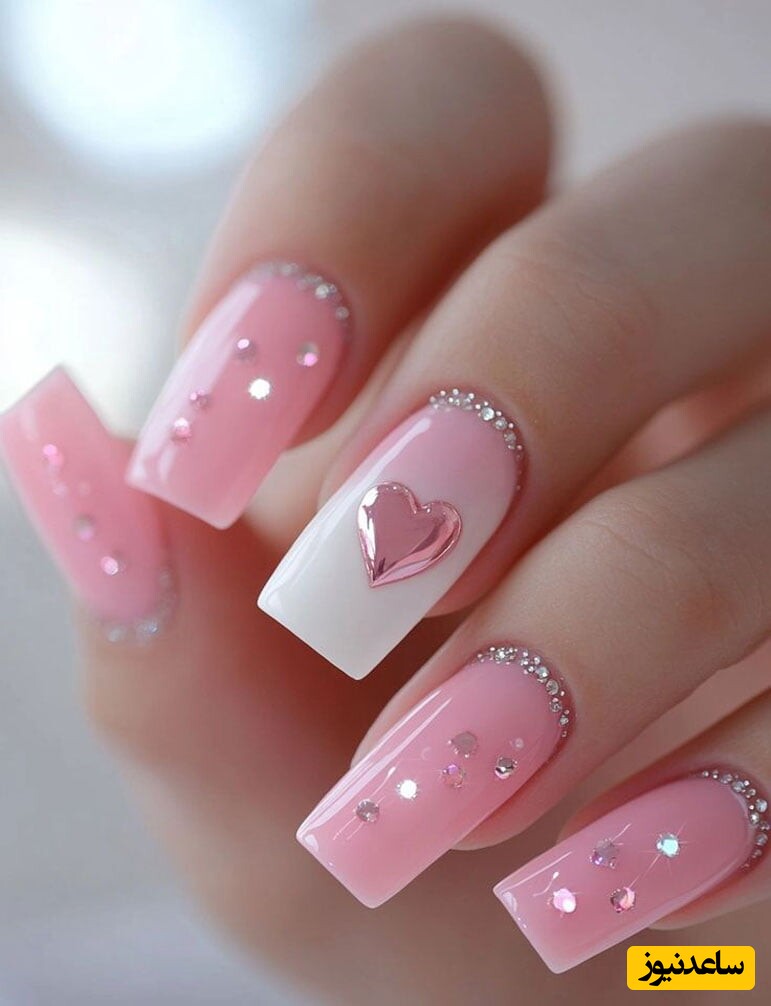 طراحی ناخن صورتی اکلیلی