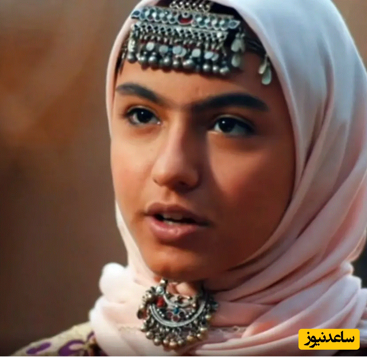 نوستالژی هنری؛ «آهو» سریال بانوی عمارت در کودکی و در کنار مادرش؛ اوایل دهه 90