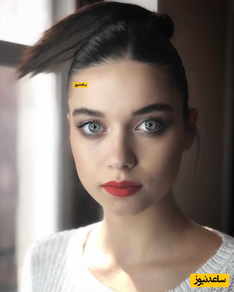 لباس شب ساتن مجلسی یک سره و بی نظیر افرا ساراچ اوغلو بهترین مدل برای خانم های شیک پوش