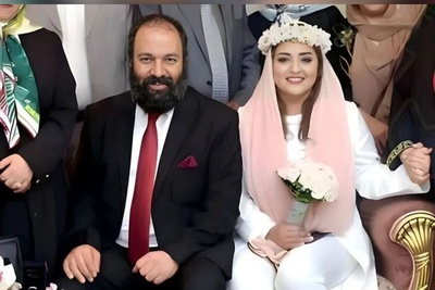 جلوه باشکوه منزل دوبلکس نرگس محمدی و علی اوجی/ مبلمان طرحدار و کلاسیک، آباژور رومیزی کنده کاری شده، پیانو، گیتار، تابلو های هنری  و...