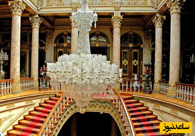 لوستر بلورین ، بزرگترین لوستر در جهان اهدایی ملکه انگلیس 