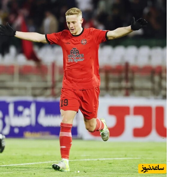 3 گله شدن تراکتور توسط اشترکالی/چه غوغایی شده در ورزشگاه!