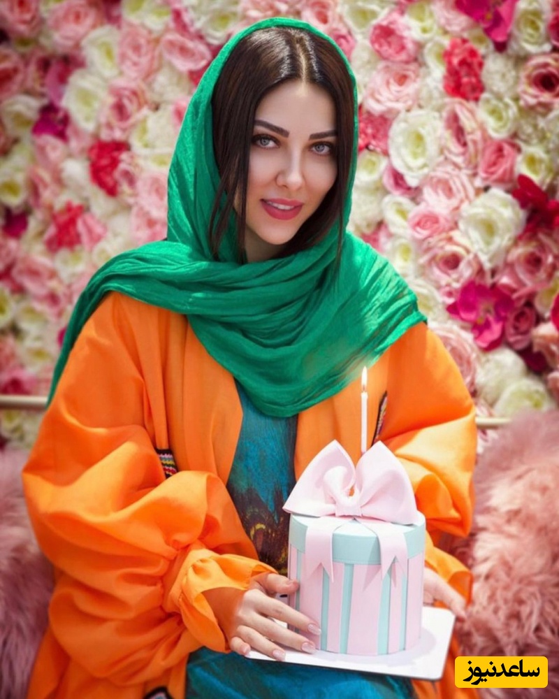 فوتبال تایم لیلا اوتادی در کافه رستوران!