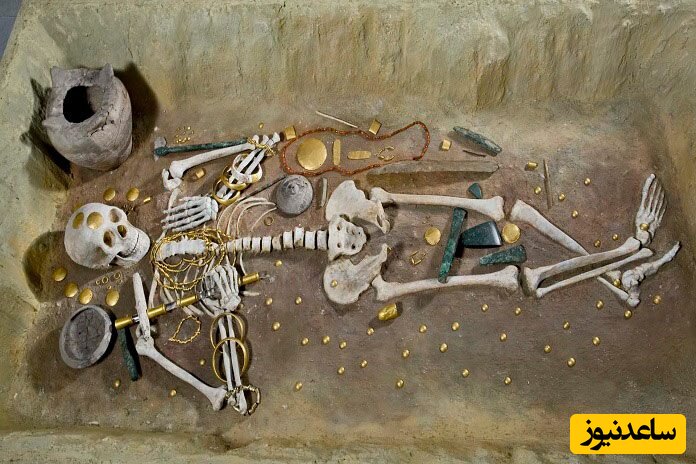 کشف شگفت انگیز یک قبر باستانی در مصر با گنجینه ای از طلا و زیور آلات خاص+عکس