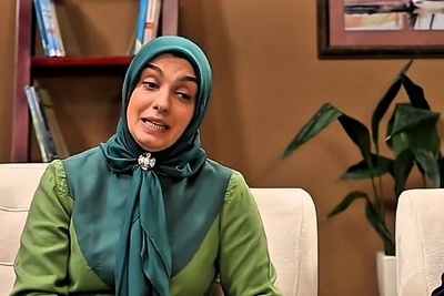 ورژن مینی سریال شوخی کردم هم منتشر شد با سکانس تاریخی مشاعره الیکا عبدالرزاقی و بهنوش بختیاری در خواستگاری مهران غفوریان / به من گفتن تو خفه شو🤣