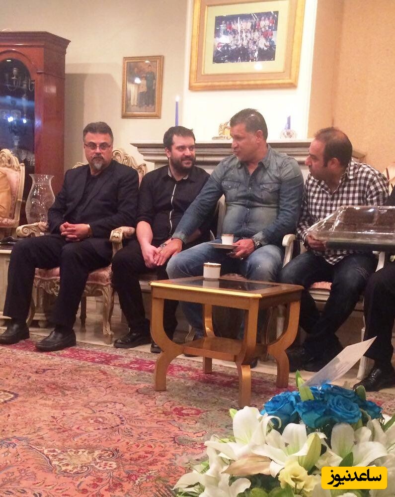 ولیمه مفصل علی دایی به چهره‌های فوتبالی در منزل مجللش به مناسبت به دنیا آمدن نورا؛ کباب برگ مخصوص با مخلفات +عکس/ نورا داخل کالسکه شاهزاده طورش خوابیده