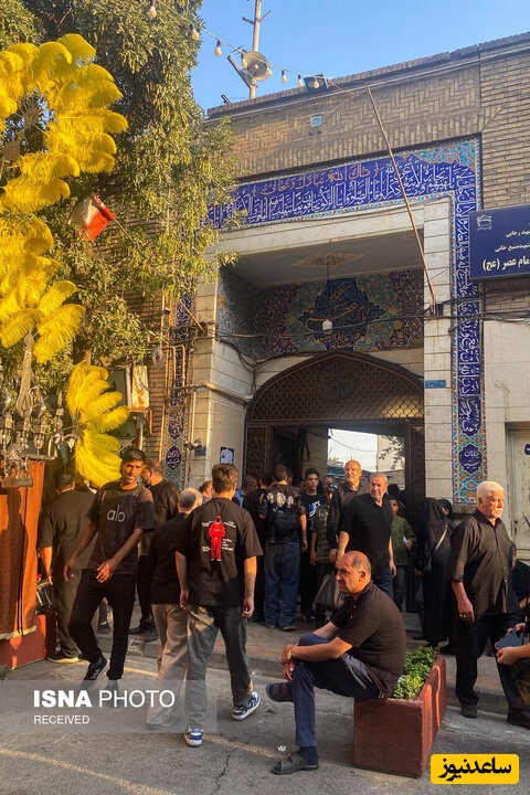 مراسم یادبود اکبر عبدی در نازی آباد