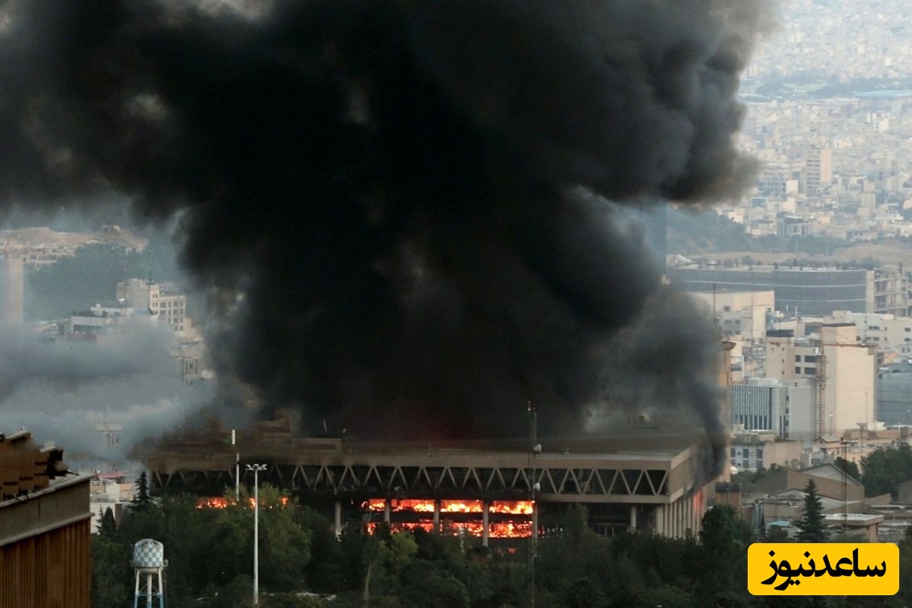 خونسردی قابل تمجید کارشناس صداوسیما در پخش زنده شبکه سه لحظه بمباران تهران توسط دشمن رذل