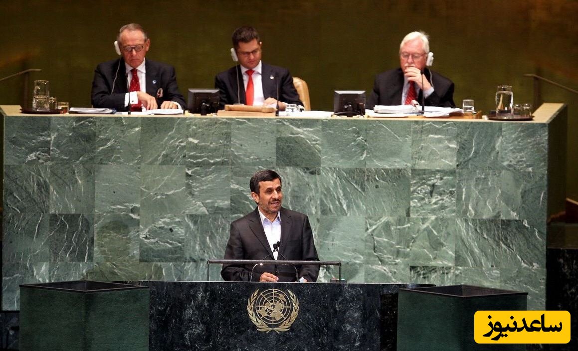 (عکس) زنان همراه احمدی نژاد در سفر به آمریکا/ بالا بردن پرچم ایران با پوشش فاخر زنان ایرانی همیشه در صحنه!