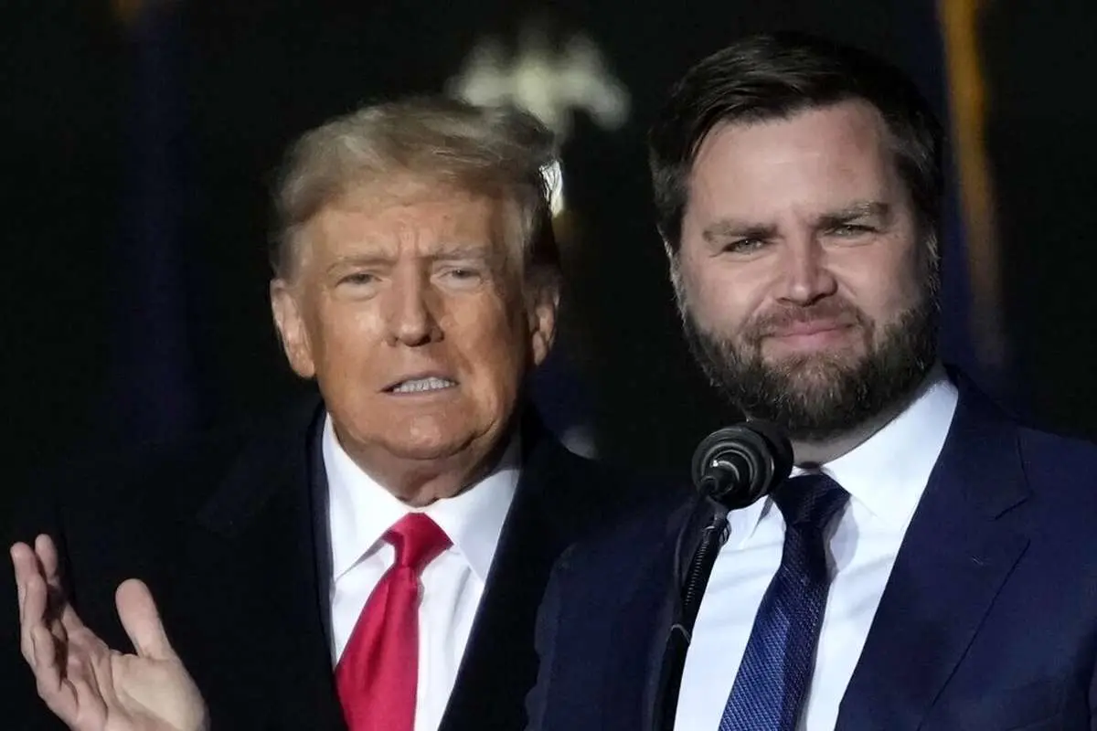 یک افتخار دیگر به کارنامه درخشان دولت ترامپ اضافه شد؛ ونس منفورترین معاون رئیس‌جمهور تاریخ آمریکا!+فیلم