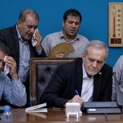 ببینید| پشت درهای بسته پاستور چه خبر است؟ وضعیت قابل‌تامل از اتاق کار مسعود پزشکیان در گرمای تابستان