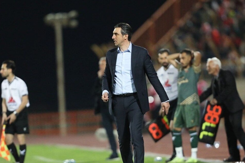 برخورد سرد مهدی رحمتی و امیر قلعه‌نویی در کیش/ نشسته که نشسته، چکارش کنم؟