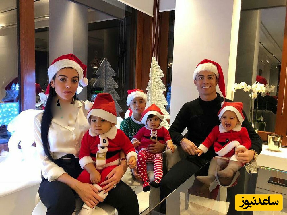 نگاهی به چیدمان باشکوه و پرطمطراق کریسمس 2 ستاره برتر فوتبال جهان: رونالدو و مسی به همراه خانوم بچه ها