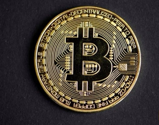 جدیدترین لیست قیمت ارز دیجیتال از بیت‌کوین تا آلت‌کوین‌ها امروز 10 آذر 1404/ بیت‌کوین همچنان در مسیر کاهش