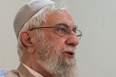 فیلمی دیده نشده از دعای سفره رهبر شهید انقلاب در کنار خانواده بعد از میل کردن غذا