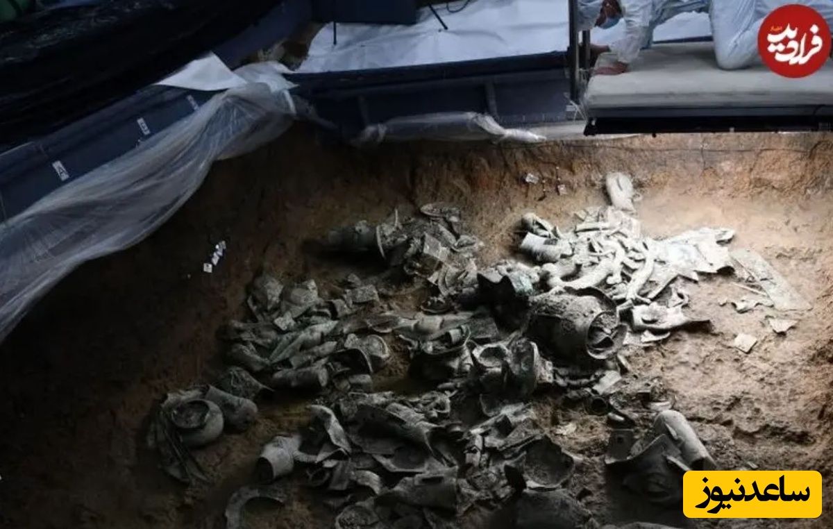اشیاء فلزی دفن شده در یکی از گودالهای باستانی سانشینگدویی