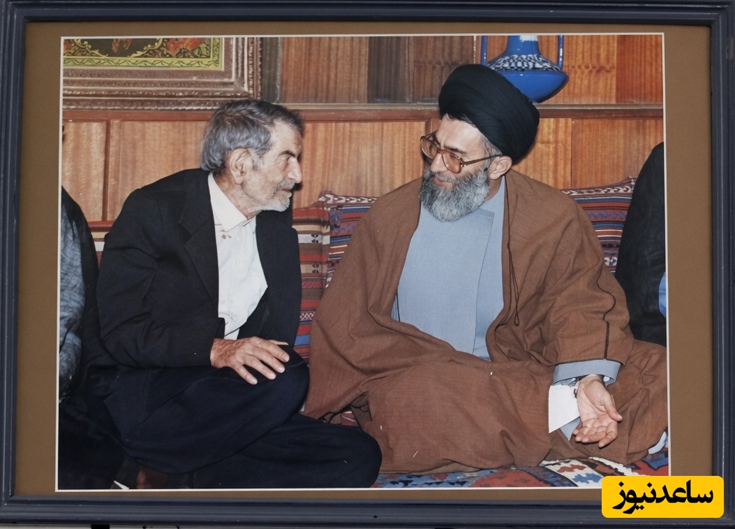 یادی کنیم از شعرخوانی ترکی استاد شهریار در حضور رهبر شهید/ جمله‌ی غیرمنتظره شهریار که رهبر شهید را به خنده واداشت!