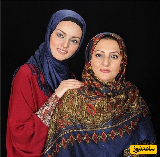 نیلوفر پارسا و مادرش