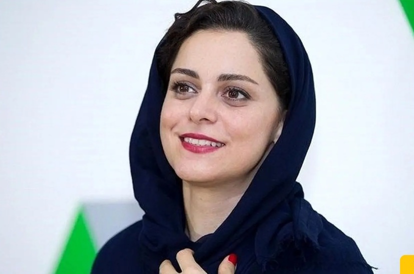 کیف برند آمریکایی در دستان بازیگر ایرانی/ کیف چرم خاص و متفاوت غزل شاکری در اکران مردمی فیلم "رها" + عکس