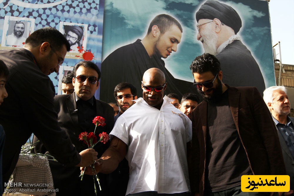 یادی کنیم از حضور اسطوره بدنسازی رونی کلمن در ایران / از مصاحبه با شبکه خبر تا حضور در گلزار شهدا + ویدیو