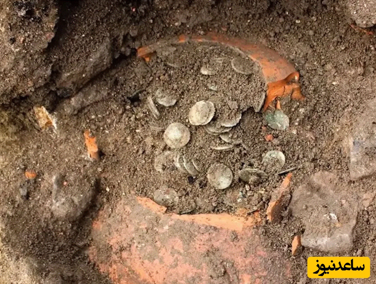 راز یک «گنجینۀ منظم»؛ سه کوزۀ پر از سکه‌های رومی که در سه خانه دفن شده بودند